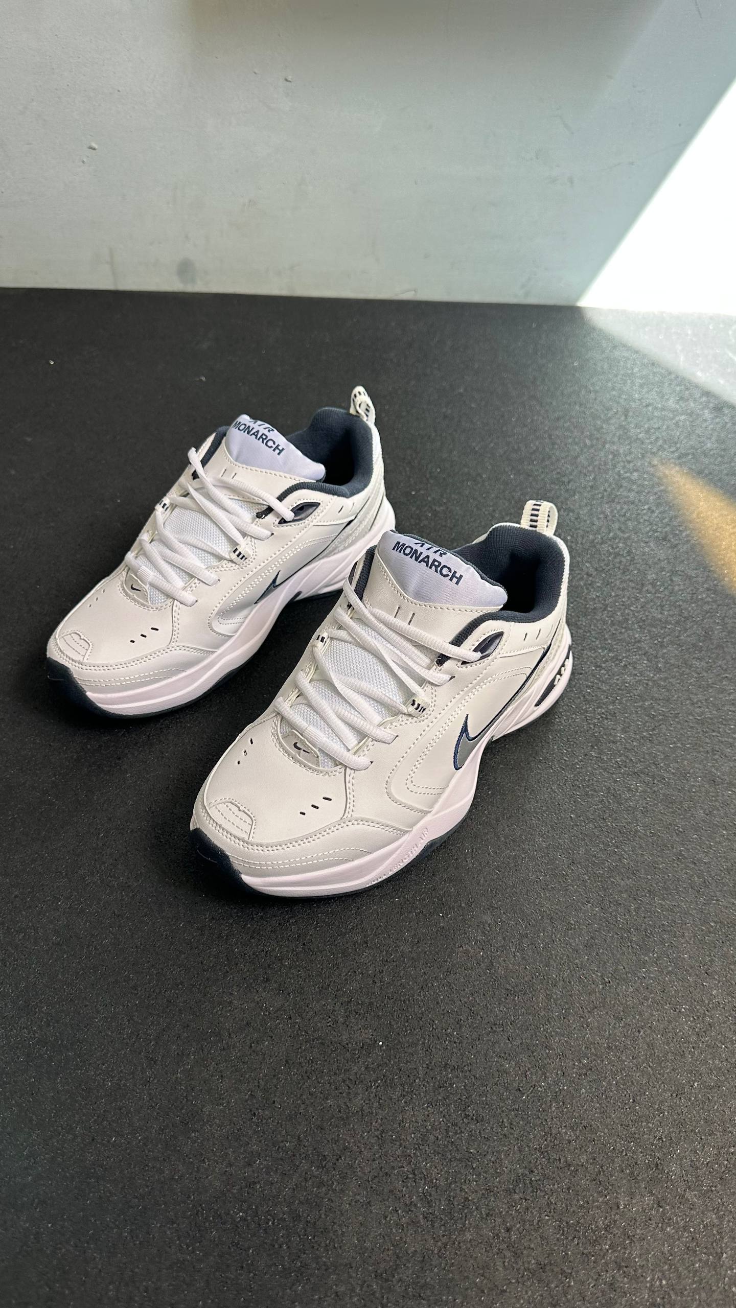 Nike Air Monarch
