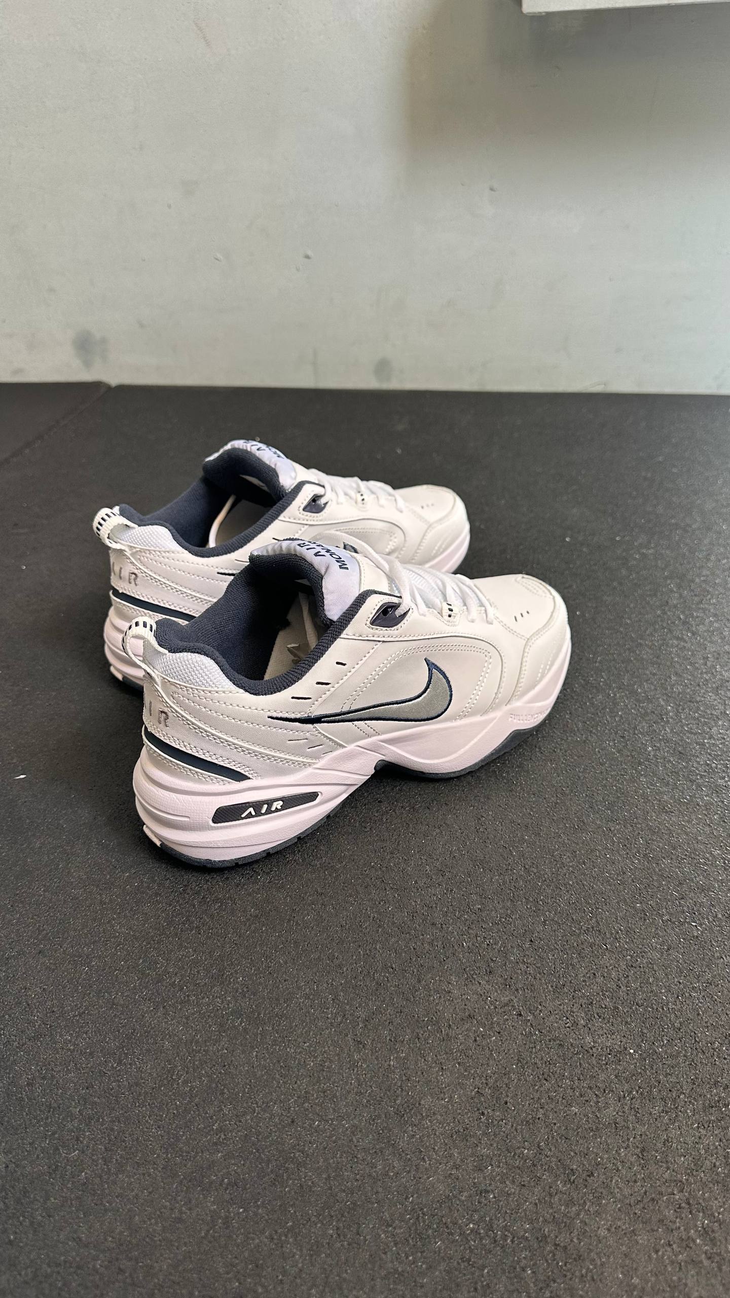 Nike Air Monarch